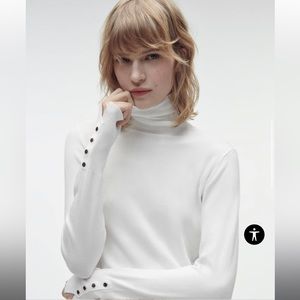 BASIC TURTLENECK KNIT SWEATER